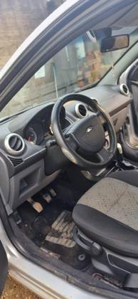 FORD FIESTA 1.6 MPI HATCH 8V FLEX 4P MANUAL FORD FIESTA 1.6 MPI HATCH 8V FLEX 4P MANUAL